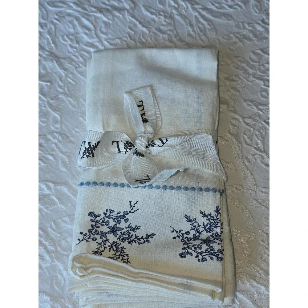 New  My Texas House Blue and White Floral Cotton Cloth Napkin Set of 4